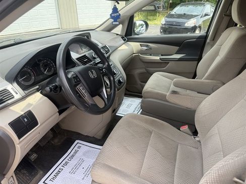 Used 2014 Honda Odyssey LX image 8
