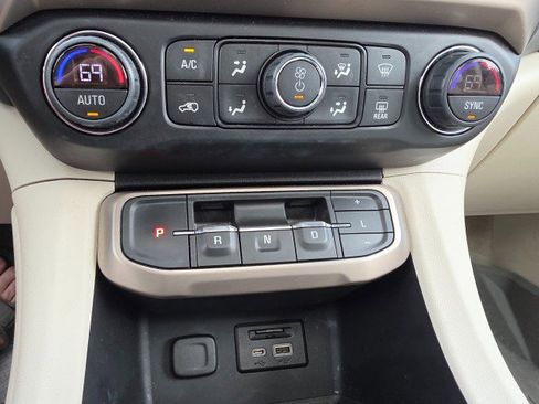 Used 2020 GMC Acadia Denali w/ Trailering Package AWD/4WD image 48