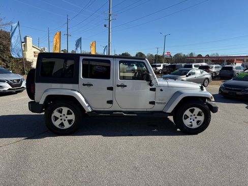 Used 2012 Jeep Wrangler Unlimited Sahara w/ Connectivity Group image 6