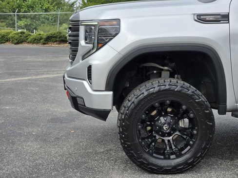 Used 2022 GMC Sierra 1500 AT4 w/ AT4 Premium Package AWD/4WD image 8