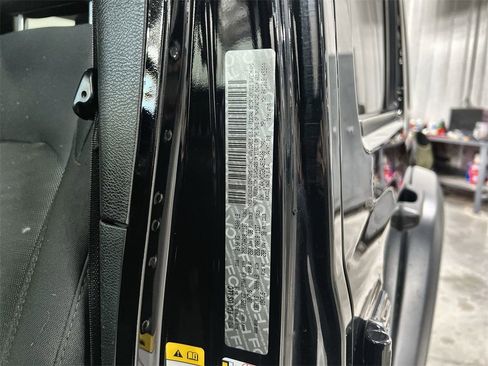 Used 2019 Jeep Wrangler Unlimited Sport image 10