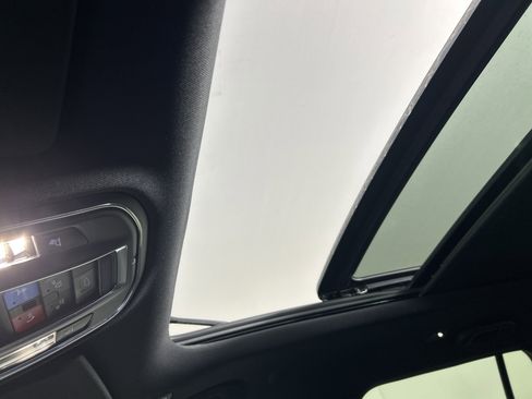 New 2025 Jeep Grand Cherokee Overland image 29