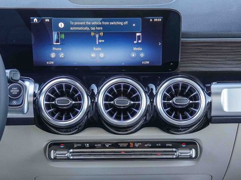 New 2026 Mercedes-Benz GLB 250 image 12