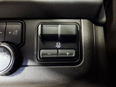 Used 2021 Chevrolet Tahoe Z71 w/ Z71 Signature Package image 22