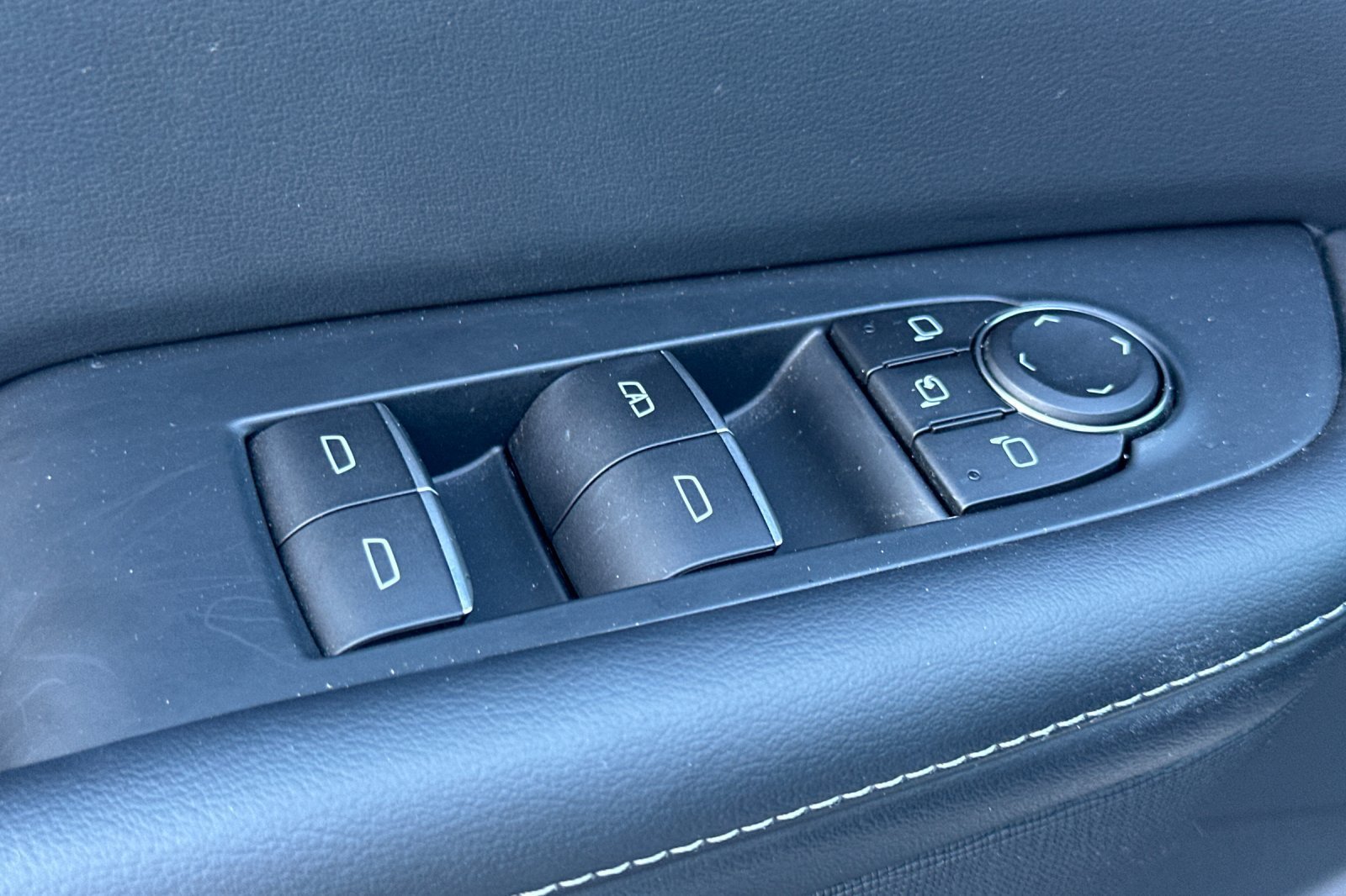 Used 2026 Buick Enclave Sport Touring FWD image 12