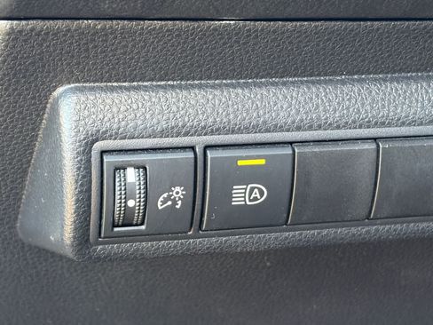 Used 2025 Toyota Corolla LE FWD image 9