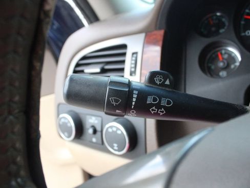 Used 2009 GMC Sierra 2500 SLT w/ Entertainment Package AWD/4WD image 9