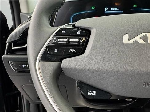 Used 2023 Kia Niro EX FWD image 21