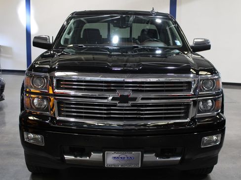 Used 2015 Chevrolet Silverado 1500 High Country w/ High Country Premium Package AWD/4WD image 4