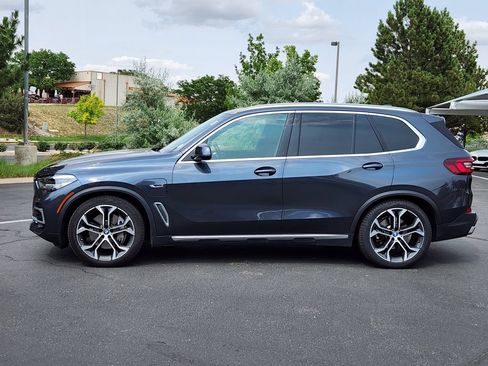 Used 2022 BMW X5 xDrive45e w/ Climate Comfort Package AWD/4WD image 2