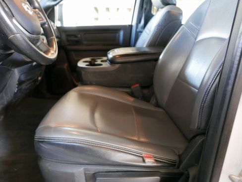 Used 2023 RAM 2500 Tradesman w/ Chrome Appearance Group image 9