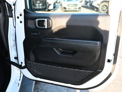 Used 2024 Jeep Wrangler High Altitude image 31