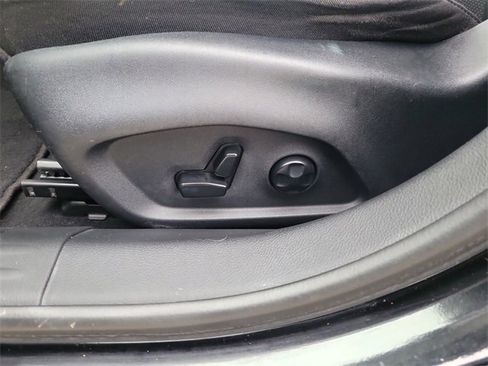 Used 2018 Jeep Compass Limited w/ Navigation Group image 17