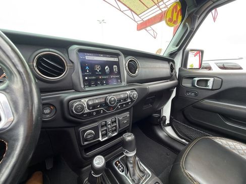 Used 2022 Jeep Wrangler Unlimited Sahara AWD/4WD image 21