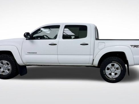 Used 2015 Toyota Tacoma 4x4 Double Cab w/ TRD Off-Road Package image 5