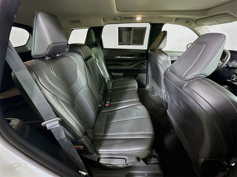 Used 2025 INFINITI QX60 Pure image 11