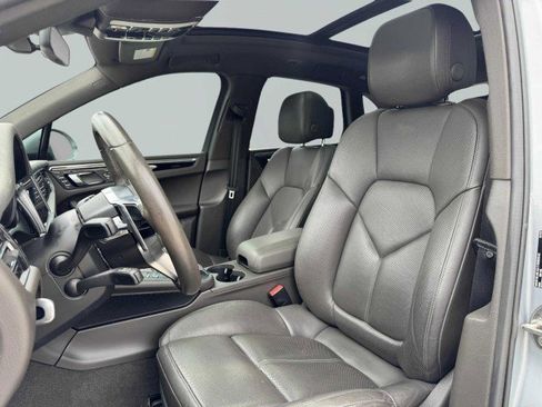 Used 2019 Porsche Macan image 21