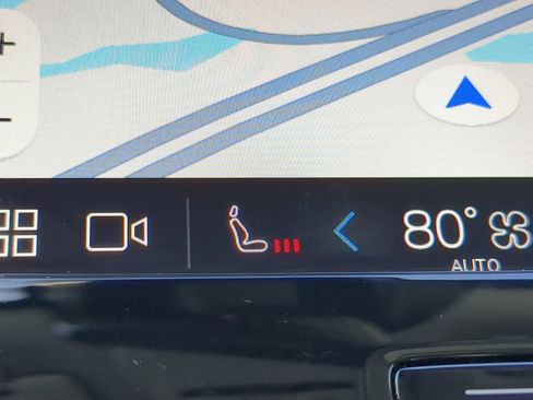 Used 2023 Volvo XC40 B5 Plus image 55