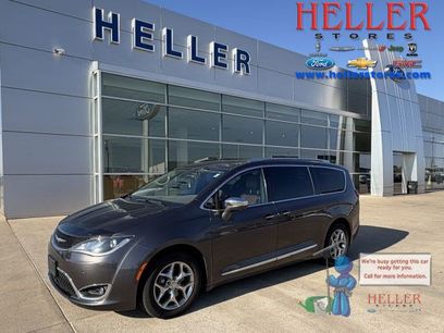 Used 2017 Chrysler Pacifica Limited