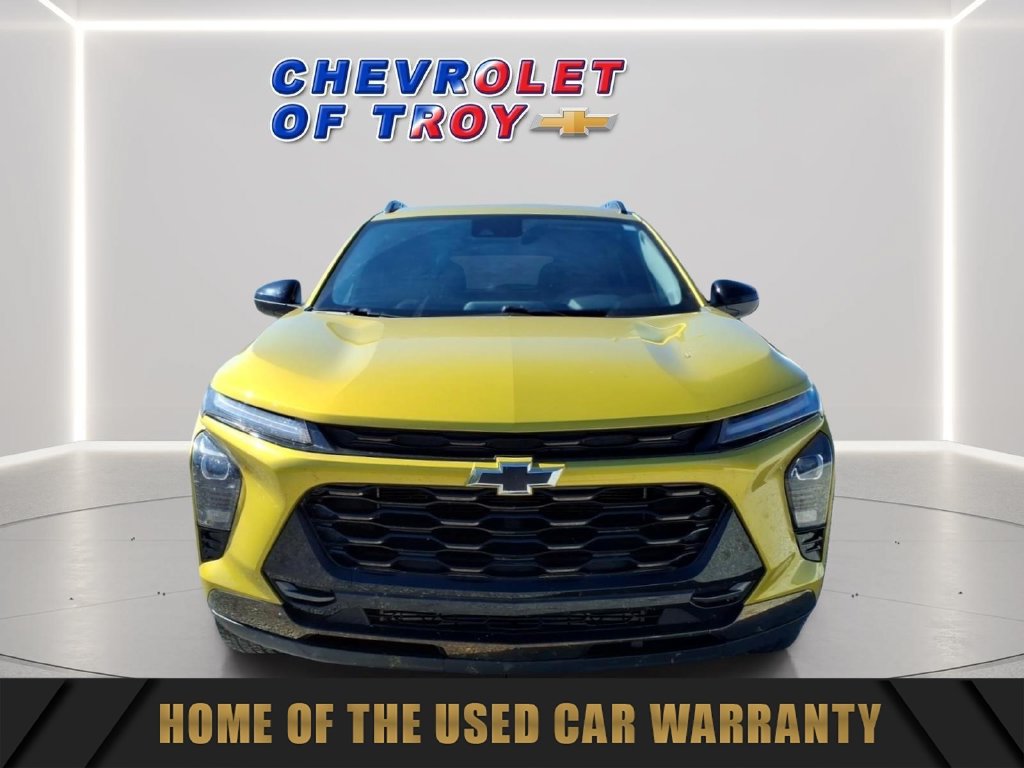 Used 2024 Chevrolet Trax ACTIV w/ Driver Confidence Package FWD image 2