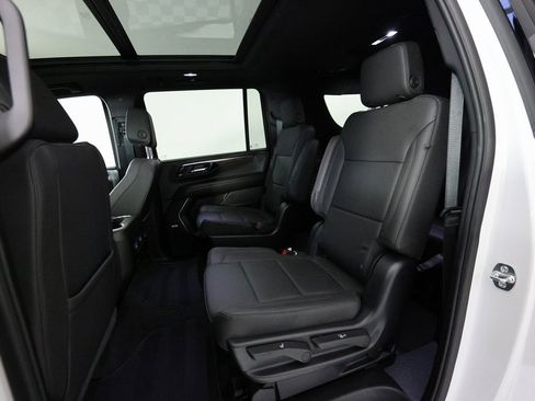 Used 2025 Chevrolet Suburban Z71 w/ Comfort Package image 15