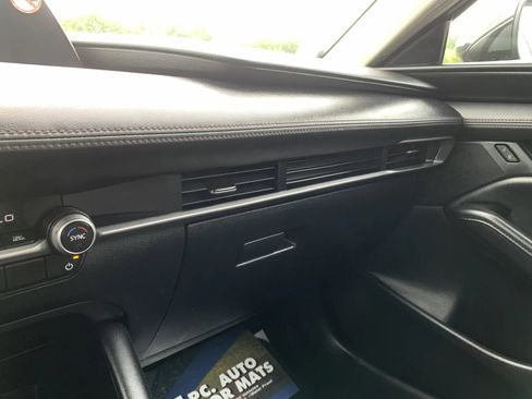 Used 2024 MAZDA MAZDA3 s FWD image 16