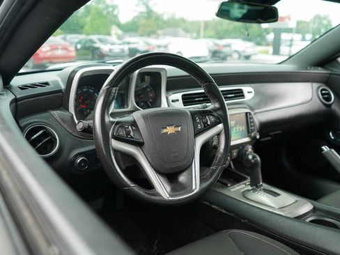 Used 2015 Chevrolet Camaro LT RWD image 6