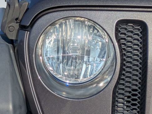 Certified 2018 Jeep Wrangler Unlimited Sport S AWD/4WD image 9