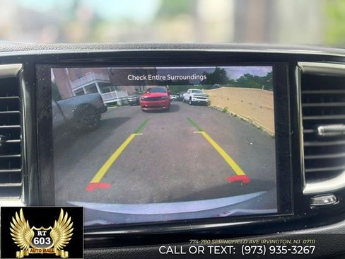 Used 2024 Chrysler Pacifica Touring-L FWD image 16