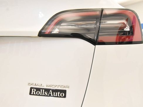 Used 2022 Tesla Model Y Long Range AWD/4WD image 35