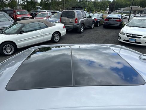 Used 2018 Chrysler 300 Limited w/ Safetytec Plus Group image 16