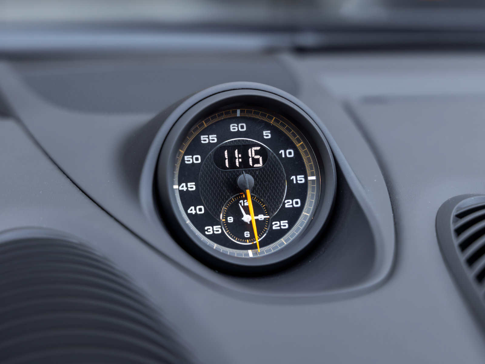 Certified 2021 Porsche 718 Cayman GT4 RWD image 40