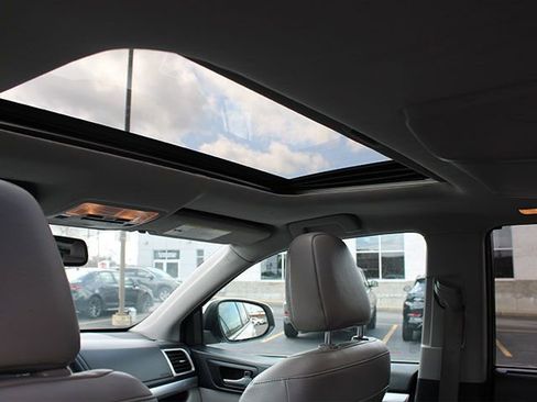 Used 2016 Toyota Highlander XLE image 9