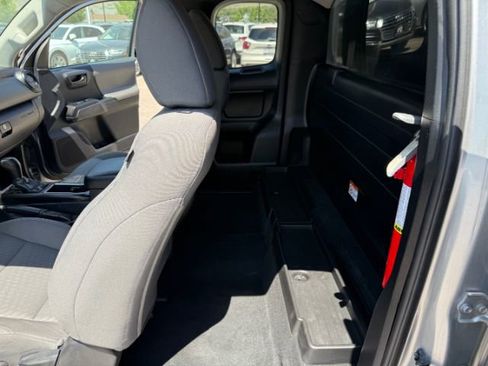 Used 2020 Toyota Tacoma SR image 18