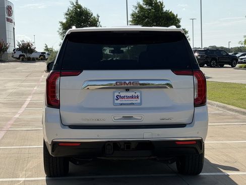 Used 2021 GMC Yukon SLT w/ SLT Luxury Plus Package AWD/4WD image 5