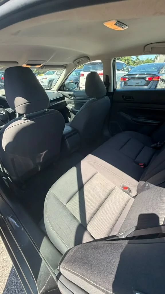 Used 2024 Nissan Altima 2.5 S FWD image 12