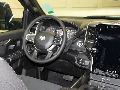 New 2026 RAM 2500 Big Horn AWD/4WD image 13