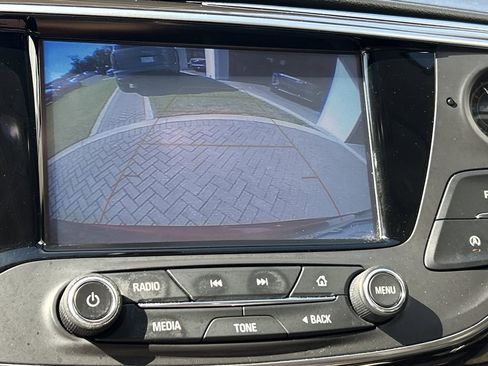 Used 2020 Buick Envision Essence image 24