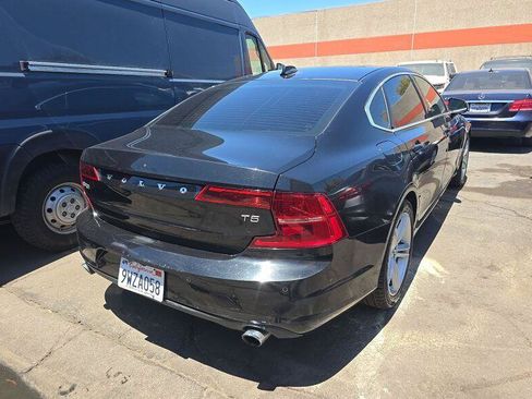 Used 2018 Volvo S90 T5 Momentum w/ Convenience Package FWD image 13