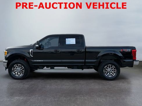 Used 2017 Ford F250 Lariat w/ Lariat Ultimate Package image 6