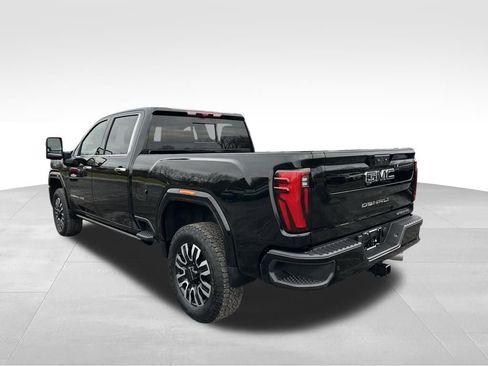 Used 2025 GMC Sierra 3500 Denali Ultimate image 8