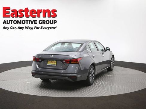 Used 2025 Nissan Altima 2.5 SV FWD image 39