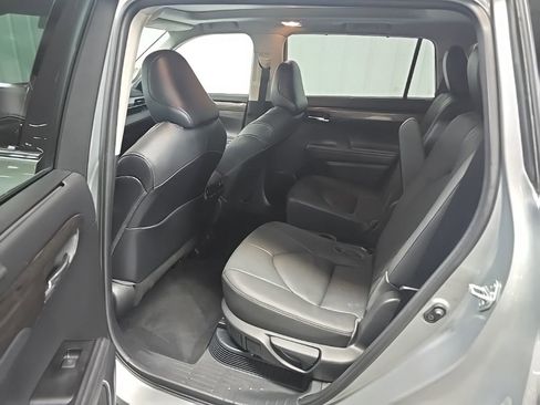 Used 2021 Toyota Highlander Platinum AWD/4WD image 31