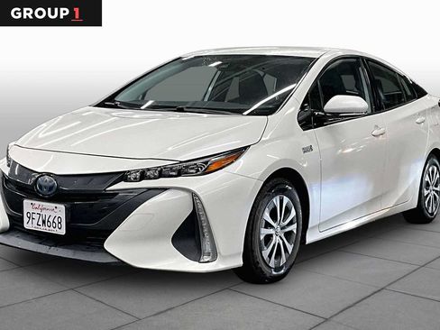 Used 2020 Toyota Prius Prime LE FWD image 1