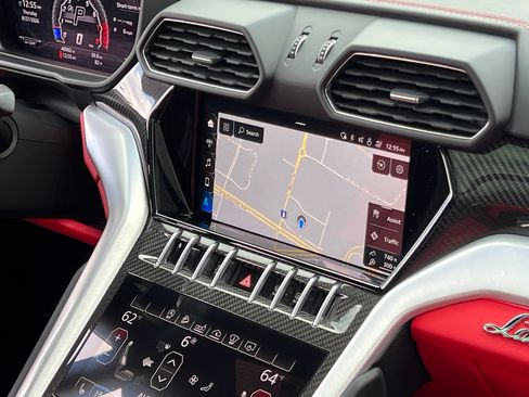 Used 2020 Lamborghini Urus AWD/4WD image 43