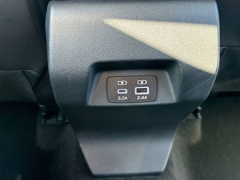 Certified 2025 Subaru Crosstrek 2.5i Limited w/ Crosstrek Mirror Package image 35