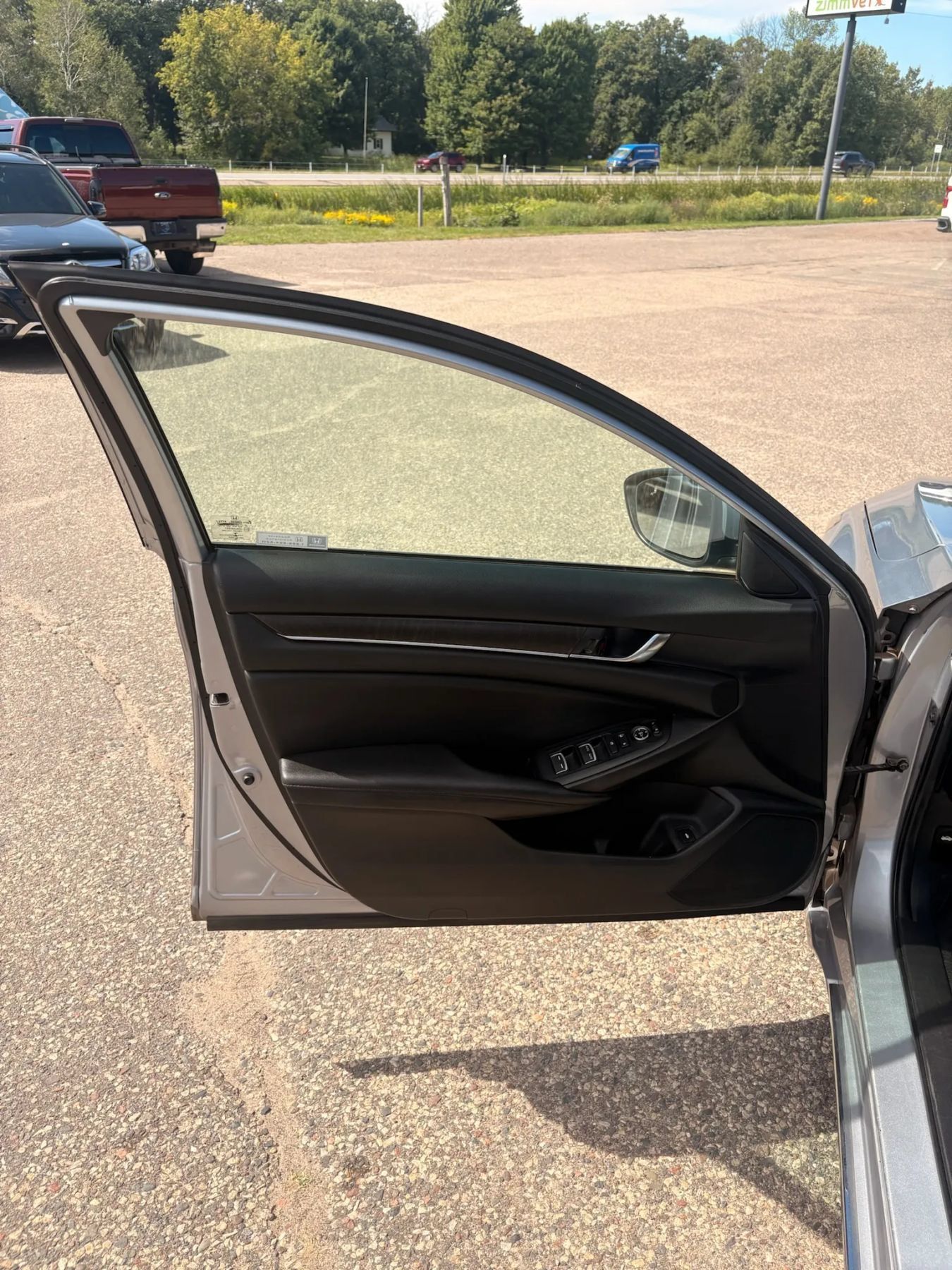 Used 2019 Honda Accord EX image 10