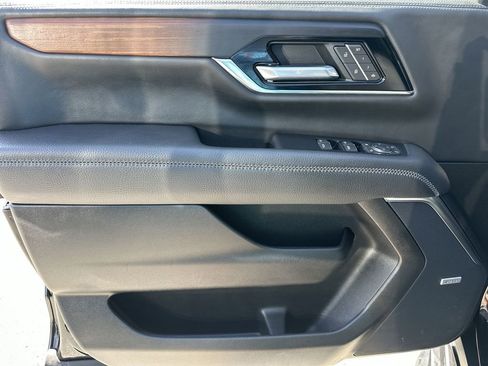 Certified 2025 GMC Yukon XL Denali AWD/4WD image 22