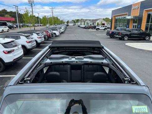 New 2025 Jeep Wrangler Unlimited Rubicon 392 image 5