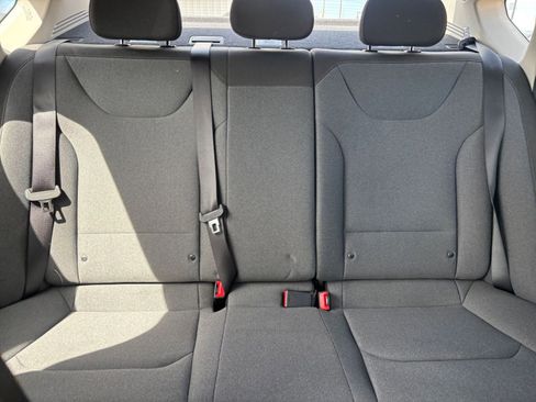 Used 2025 Kia K4 LXS image 37